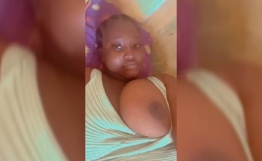 Zainab with big boobs show off breast on live 